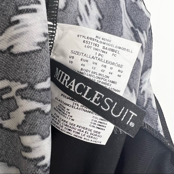 NEW MIRACLESUIT Labyrinth Sanibel Underwire One Piece Swimsuit - Picture 7 of 8